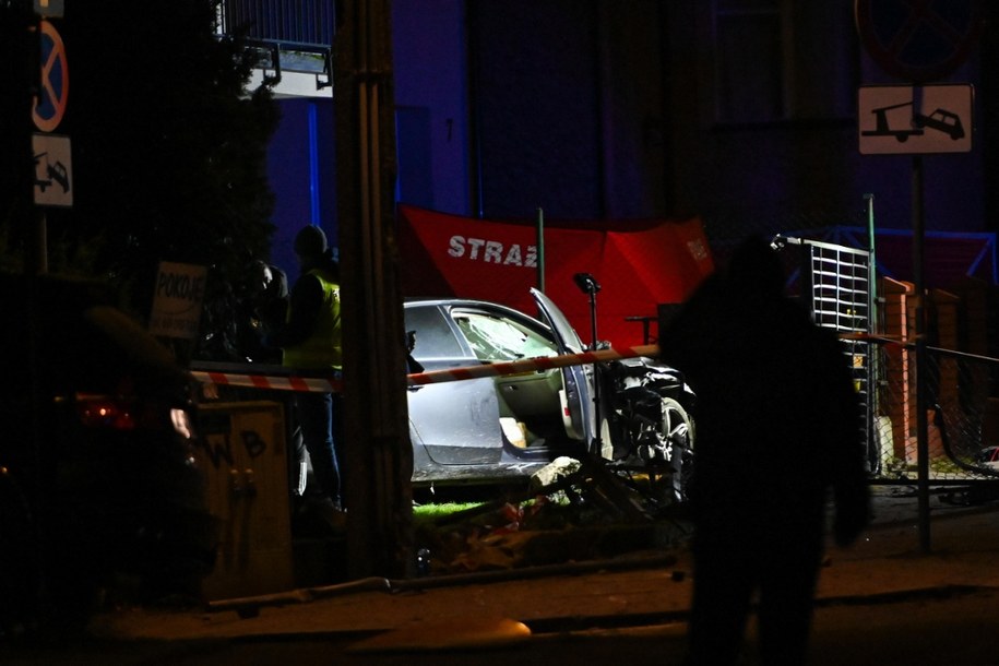 Służby na miejscu wypadku, grudzień 2023 r. /Marcin Bielecki /PAP