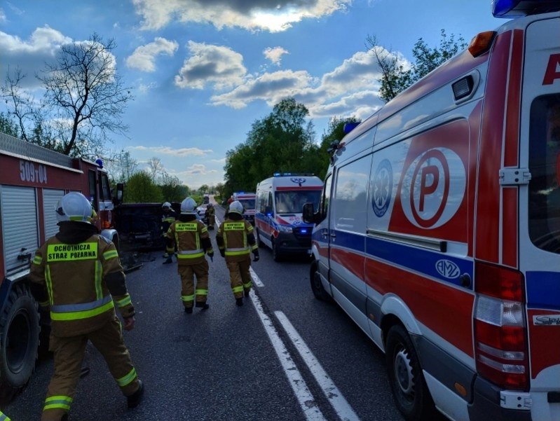 Służby na miejscu wypadku /KW PSP Kielce /