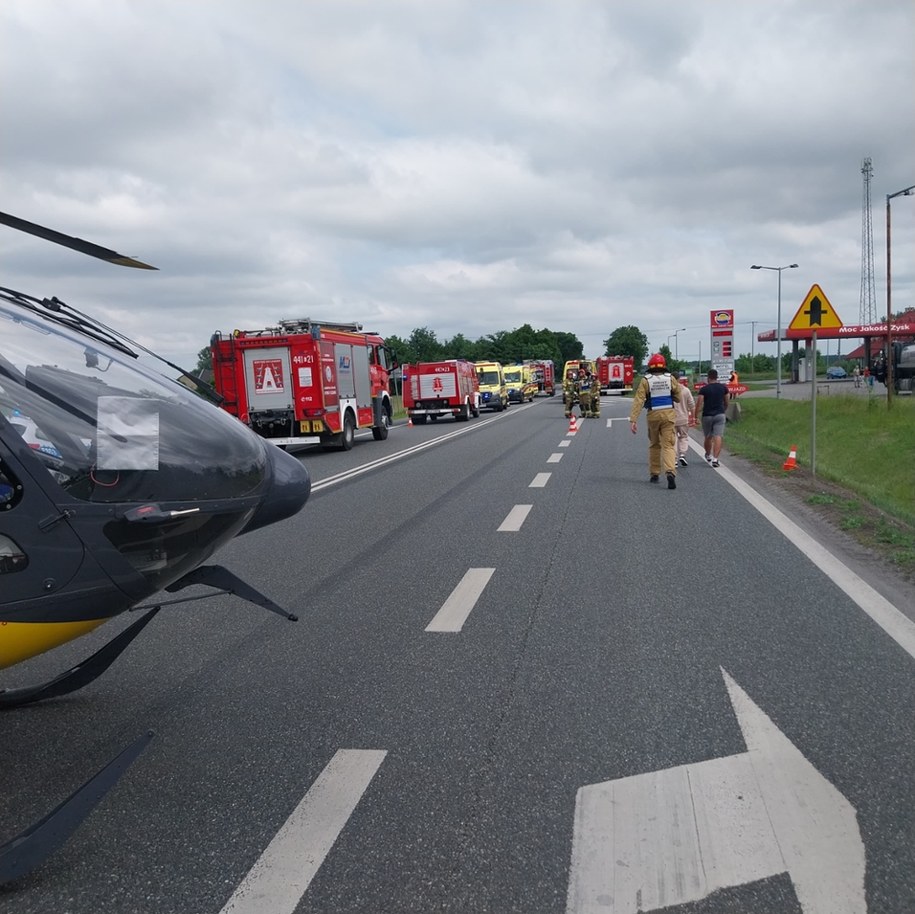 Służby na miejscu wypadku /KP PSP Łęczyca /Państwowa Straż Pożarna