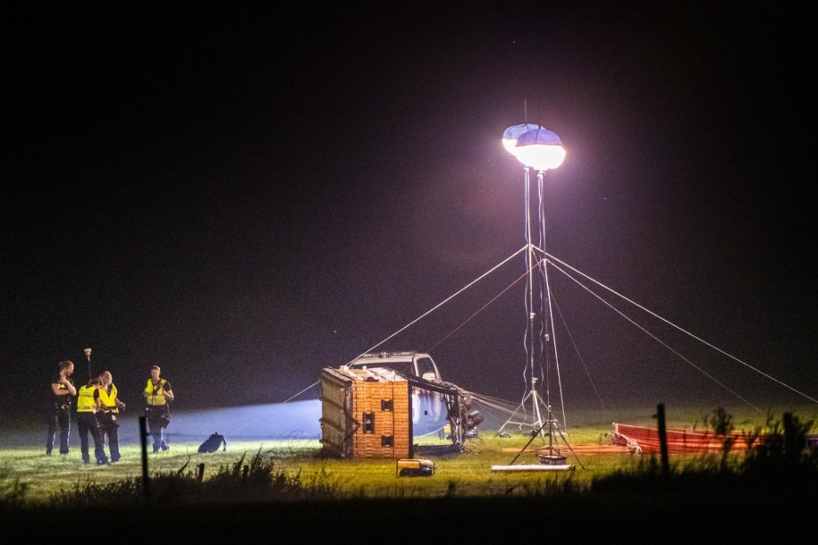 Służby na miejscu wypadku /JILMER POSTMA /PAP/EPA