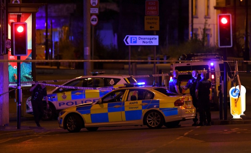 Służby na miejscu zamachu w Manchesterze /AFP