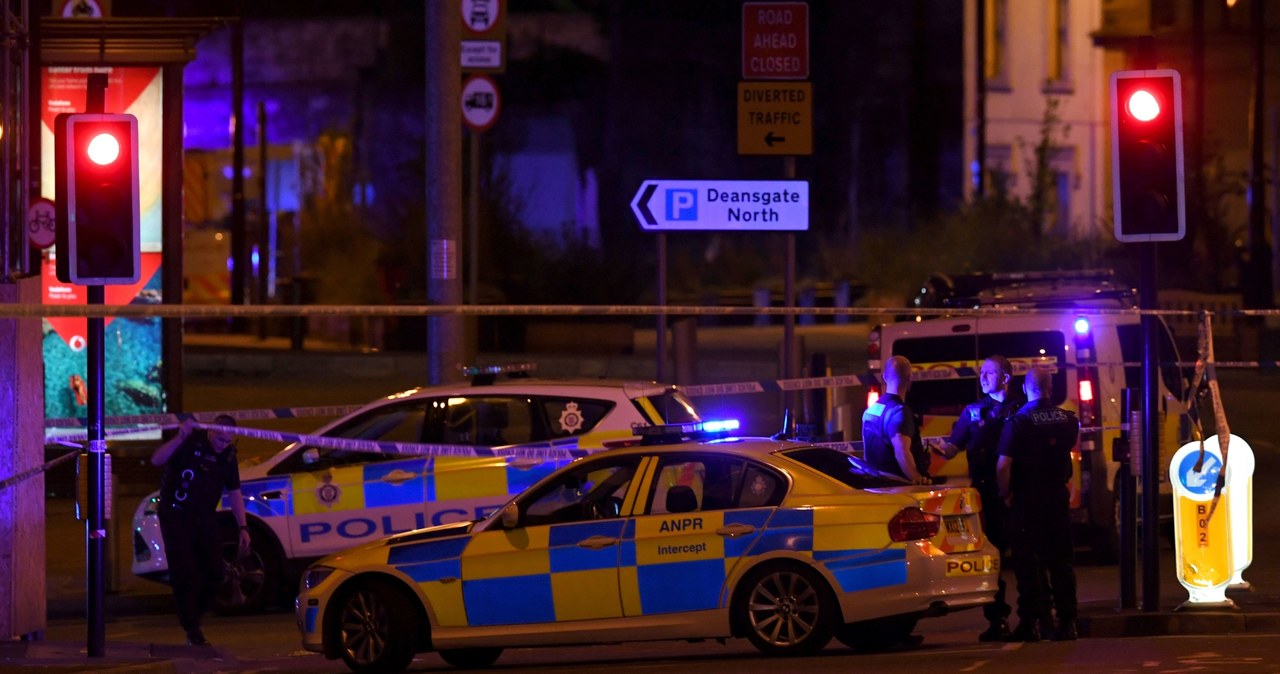 Służby na miejscu zamachu w Manchesterze /AFP