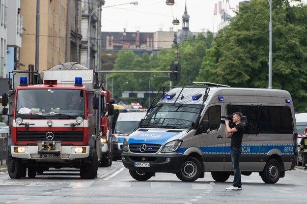 Służby na miejscu zdarzenia /PAP/Maciej Kulczyński  /PAP