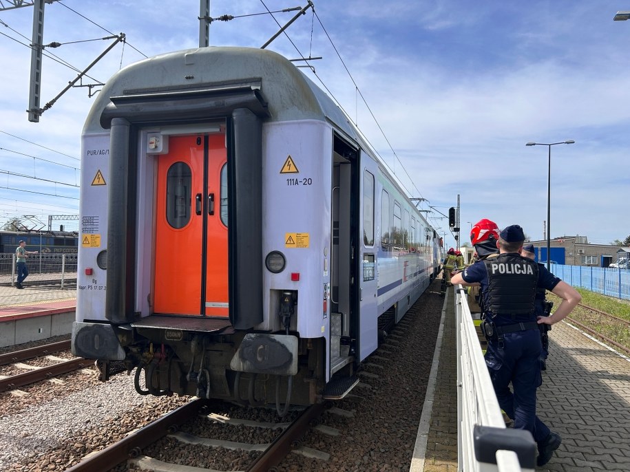 Służby na miejscu zdarzenia /Fotografia Ratownicza Konrad Sikorski /Gorąca Linia RMF FM