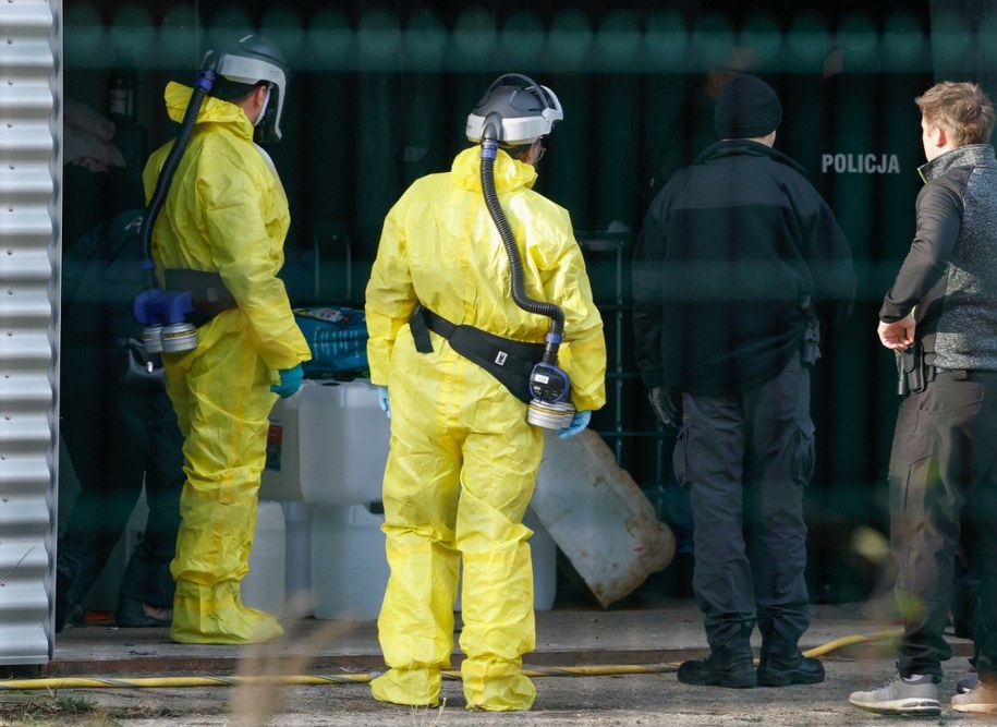 Służby na miejscy zlikwidowanego laboratorium narkotykowego /ODD ANDERSEN /East News/AFP