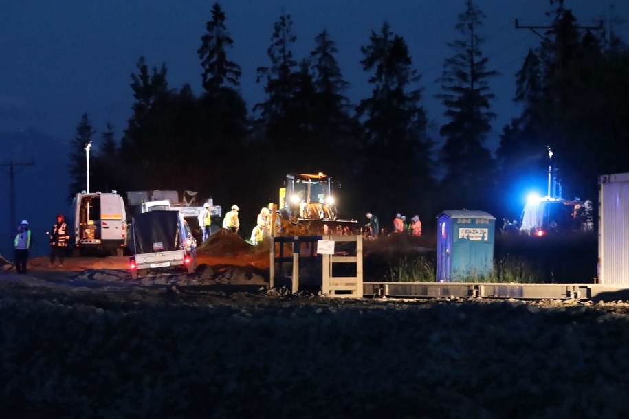 Służby pracują w miejscu, gdzie doszło do uszkodzenia gazociągu w Klikuszowej /Grzegorz Momot /PAP