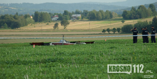 Służby przy wraku maszyny /krosno112.pl /Gorąca Linia RMF FM