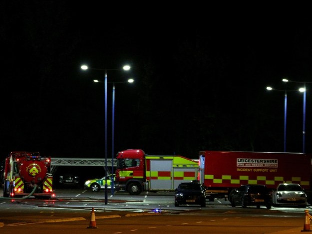 Służby ratunkowe koło stadionu Leicester City /Tim Keeton /PAP/EPA