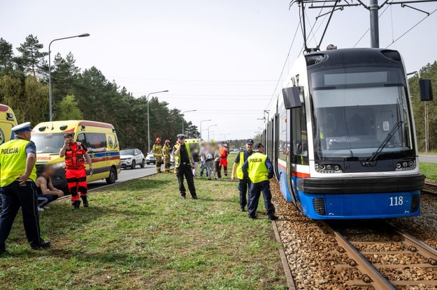 Służby ratunkowe na miejscu zderzenia dwóch tramwajów w Bygoszczy /Tytus Żmijewski /PAP