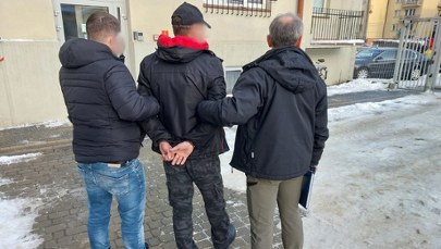 Służby rozbiły gang akcyzowy. Zatrzymano 8 osób