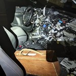 Służby rozbiły gang, który kradł samochody. Szef grupy wpadł na gorącym uczynku