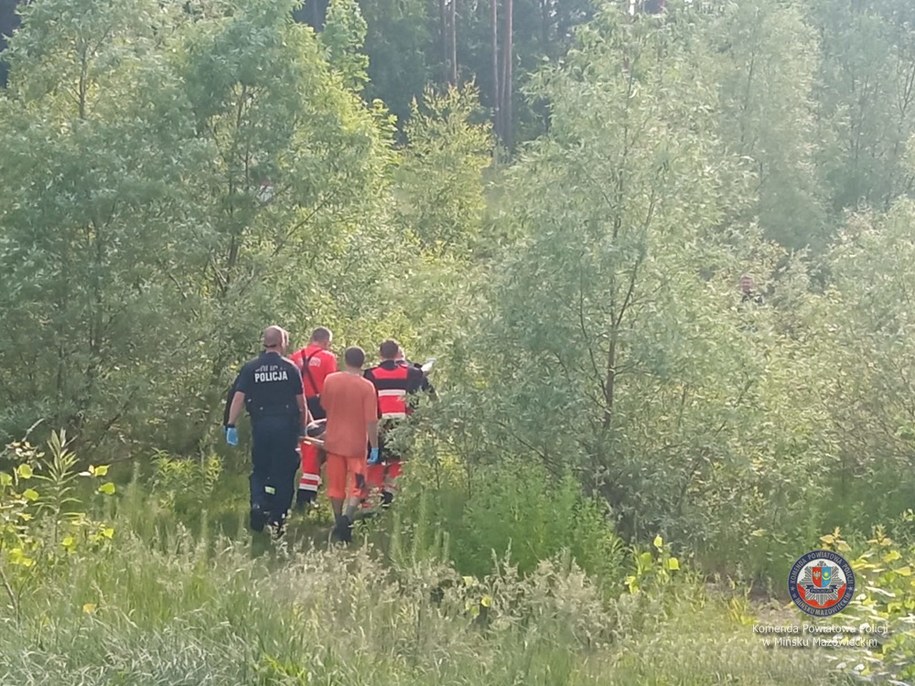 Służby udzielają pomocy nietrzeźwym nieletnim /KPP Mińsk Mazowiecki /Policja