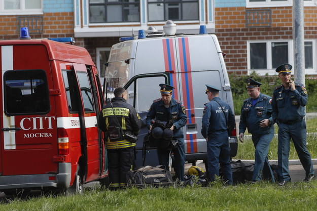 Służby w Moskwie po ataku dronów /YURI KOCHETKOV /PAP/EPA