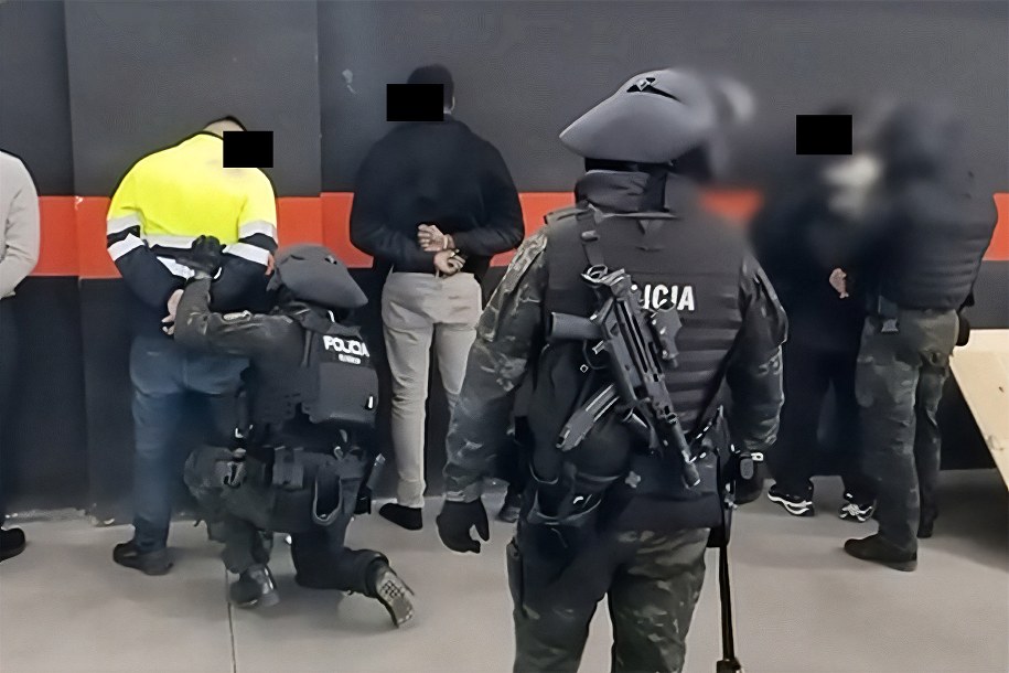 Służby z Polski, Hiszpanii i Szwecji rozbiły międzynarodową grupę przestępczą /Centralne Biuro Śledcze Policji /CBŚP