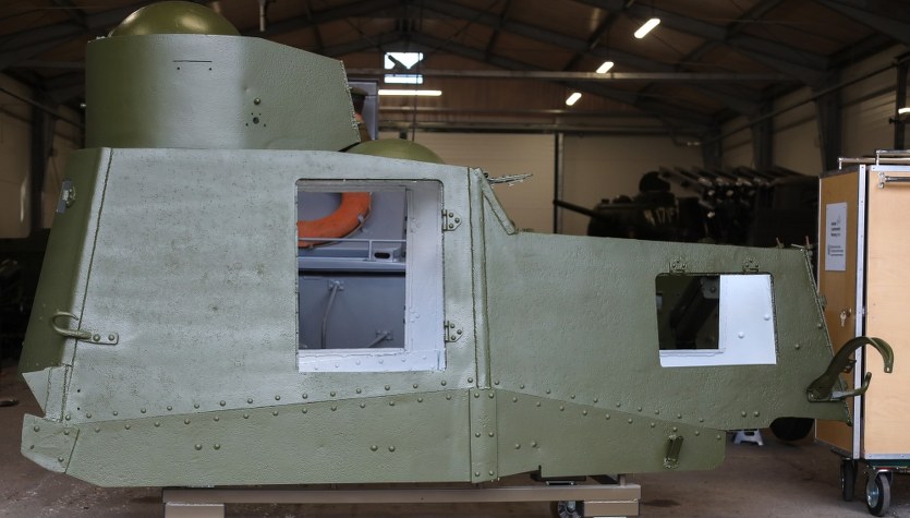 Służył jako... ziemianka. Politechnika Białostocka odnowiła samochód pancerny FAI-M