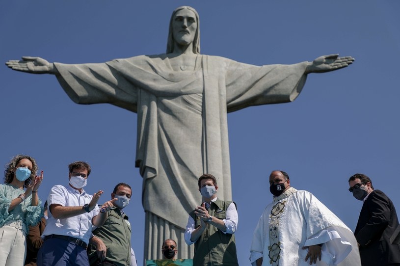 Słynna figura Chrystusa w Ruio de Janeiro /AFP