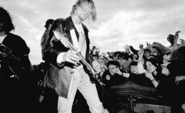 Słynna niebieska gitara Kurta Cobaina trafi na wyjątkową aukcję!