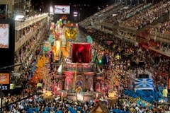 Słynna parada szkół samby zawładnęła Rio de Janeiro