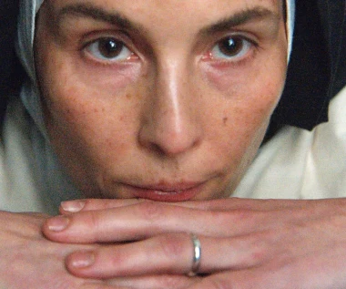 Słynna święta jako punkowa buntowniczka? Ten film rozpalił publiczność