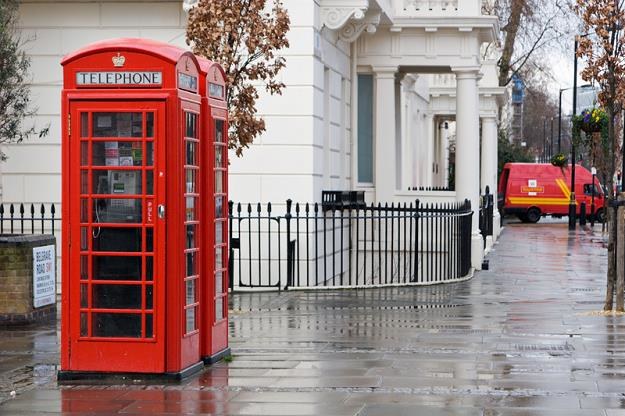 Słynne czerwone budki telefoniczne w Londynie /&copy; Panthermedia
