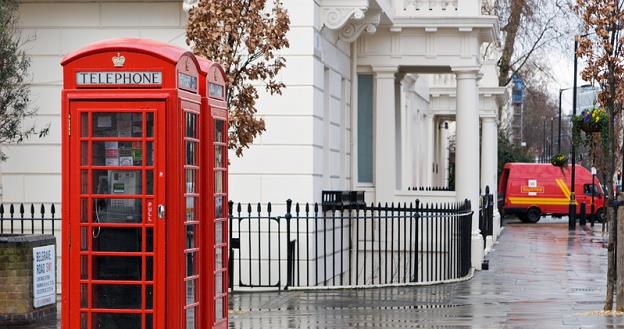 Słynne czerwone budki telefoniczne w Londynie /&copy; Panthermedia
