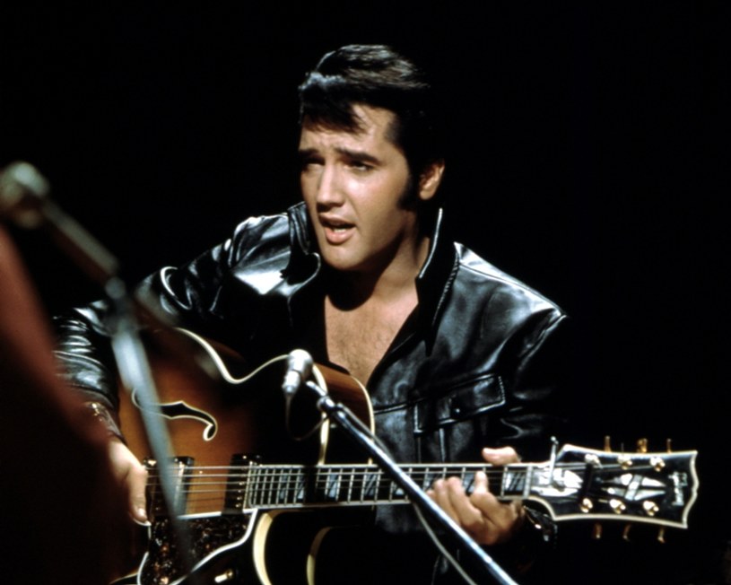 Słynne niebieskie buty Elvisa Presleya sprzedane na aukcji. Kwota zwala z nóg