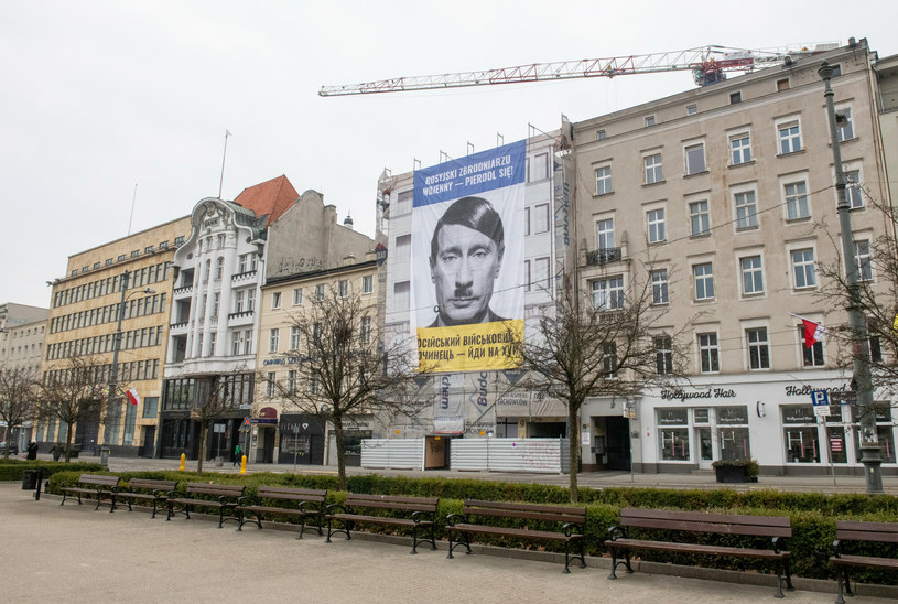 Słynny banner w Poznaniu widzieli już chyba wszyscy /Lukasz Gdak/East News /East News
