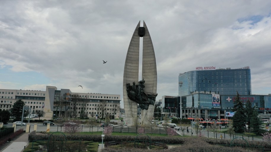Słynny pomnik  Czynu Rewolucyjnego w Rzeszowie /Jacek Skóra /RMF FM