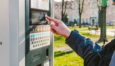 Słyszałeś o przycisku „bułka”? Ten trik pozwala parkować za darmo