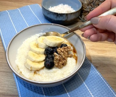 Smaczniejsza od owsianki i bez glutenu. Sprawdź, komu posłuży śniadaniowa ryżanka na mleku