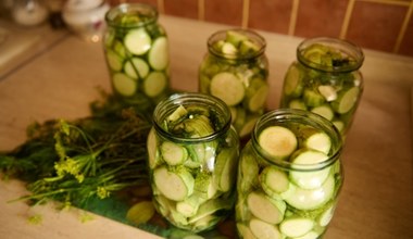 Smakuje lepiej jak korniszony. Cukinia na zimę w tym wydaniu to majstersztyk