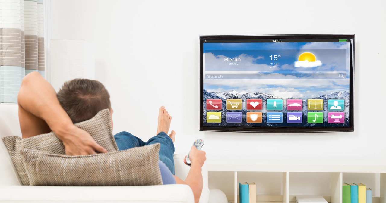 Smart TV pozwala na korzystanie z ogromnej ilości aplikacji /123RF/PICSEL