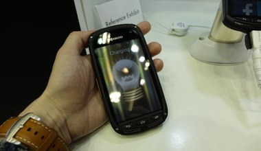 Smartfon Kyocera z panelem słonecznym