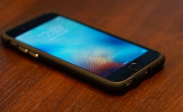 Smartfony mają negatywny wpływ na uczniów? Rusza program badawczy