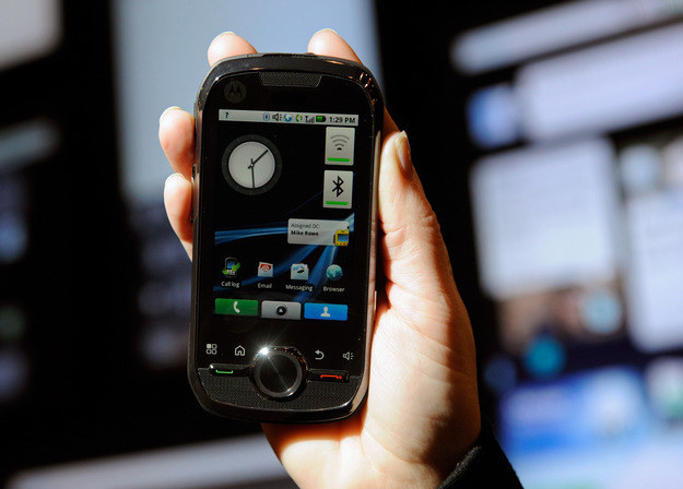 Smartfony - to już nie dodatek, ale szalenie wygodne urządzenie bez którego ciężko żyć /AFP