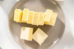 Smaruj zamiast masła. Obniżysz cholesterol, poprawisz metabolizm i schudniesz 