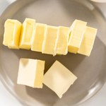 Smaruj zamiast masła. Obniżysz cholesterol, poprawisz metabolizm i schudniesz 