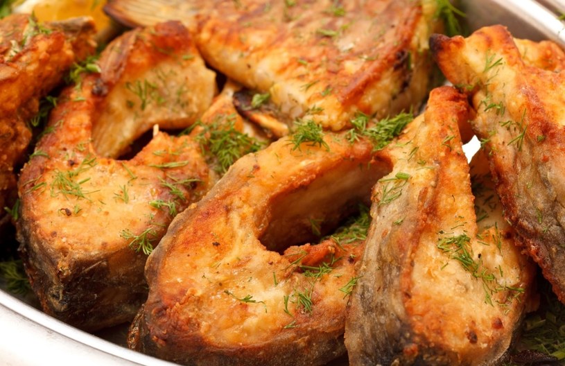Smażony karp z pak-choi i pomarańczami /123RF/PICSEL