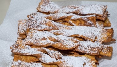 Smażysz faworki? Wrzuć to do oleju, a więcej się nie przypalą