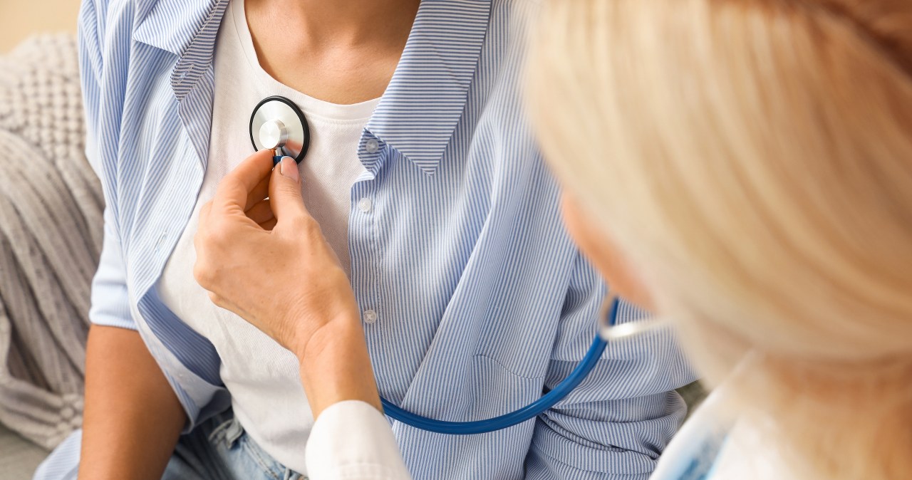 Smer to sygnał z płuc, którego nie wolno bagatelizować. Może zdradzać astmę lub POChP /123RF/PICSEL