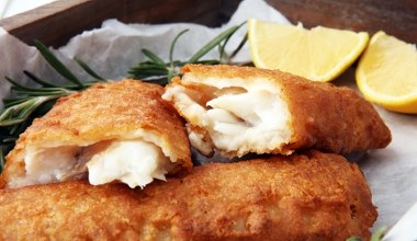 Śmiało możesz zrobić na wigilię zamiast karpia. Jest soczysty i prawie nie ma ości