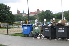 Śmieci straszą w samym sercu Krakowa 