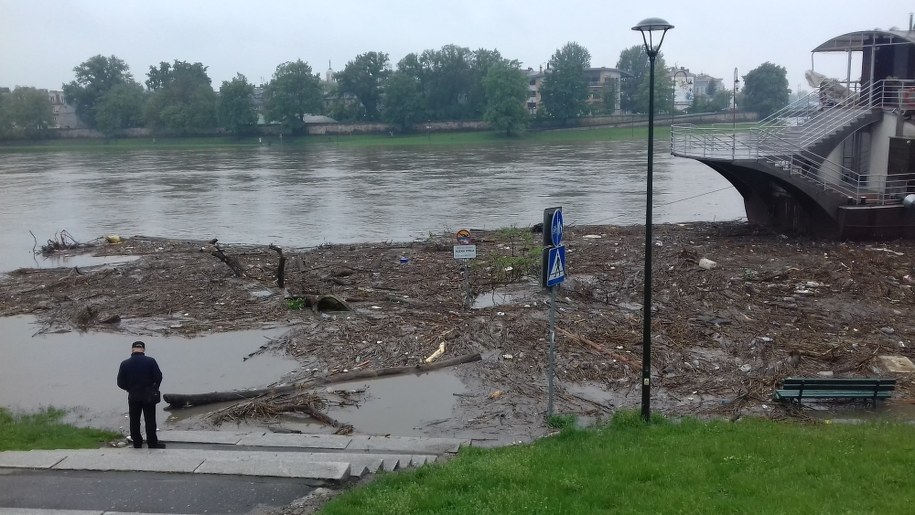 Śmieci w Wiśle /Przemek Błaszczyk /RMF MAXX