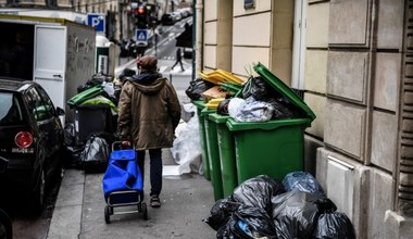 Śmieci zalewają Paryż i Marsylię przez strajk