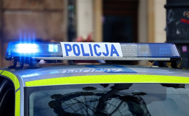 Śmieciarka zderzyła się z tramwajem. Kierowca wypadł z kabiny i został przejechany