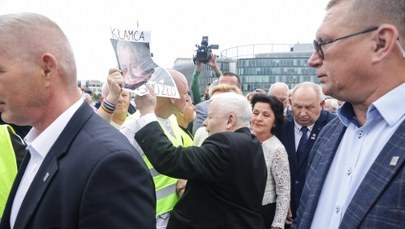 "Śmiecie, które tu stoją". Kaczyńskiemu puściły nerwy na miesięcznicy