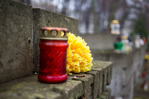 Śmierć 1,5-rocznego dziecka na cmentarzu pod Płońskiem. Wypowie się biegły