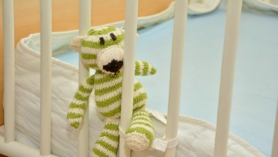 Śmierć 3-miesięcznej dziewczynki w Jędrzejowie. Zatrzymano jej matkę