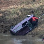 Śmierć 5 młodych ludzi w Tryńczy. "Auto koziołkowało i stoczyło się ze skarpy"