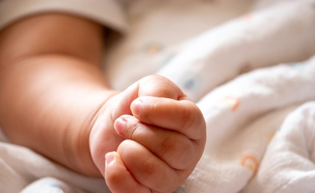 Śmierć czteromiesięcznego chłopca. Sprawa trafi do komisji sejmowej